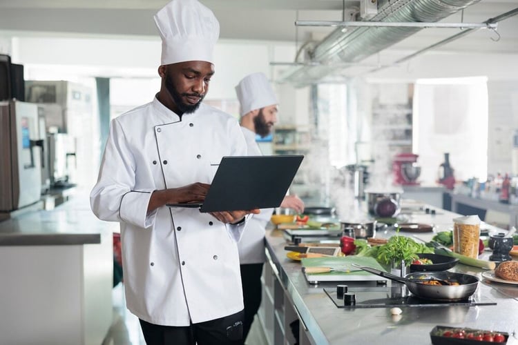 ChatGPT-fuer-Kuechen-Kantinen-Mensen-Gastronomie