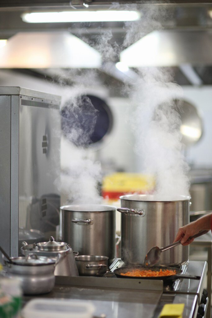 schonend-zubereiten-schonende-Zubereitung-von-Lebensmitteln-10-Regeln-der-DGE-DGE-Qualitaetsstandard-Gemeinschaftsverpflegung-Gemeinschaftsgastronomie